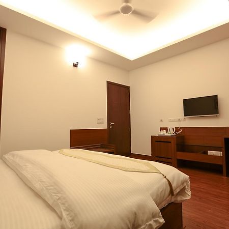 Css Abode Hotel Noida Buitenkant foto