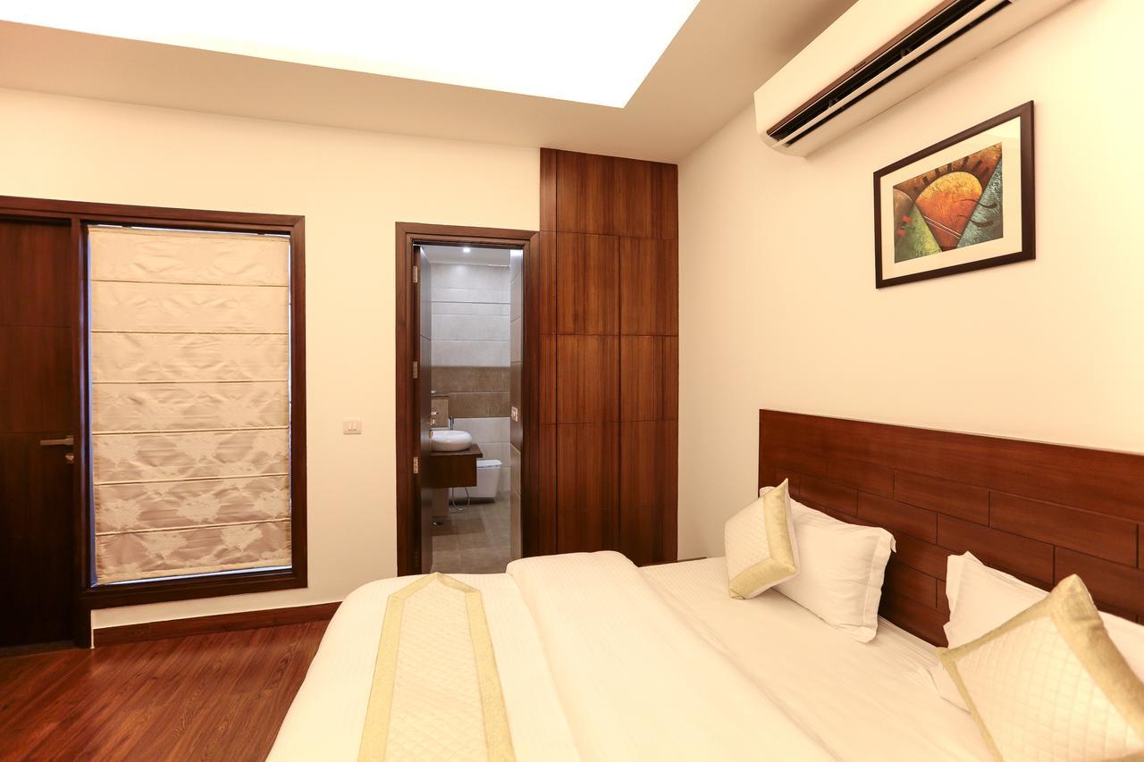 Css Abode Hotel Noida Buitenkant foto