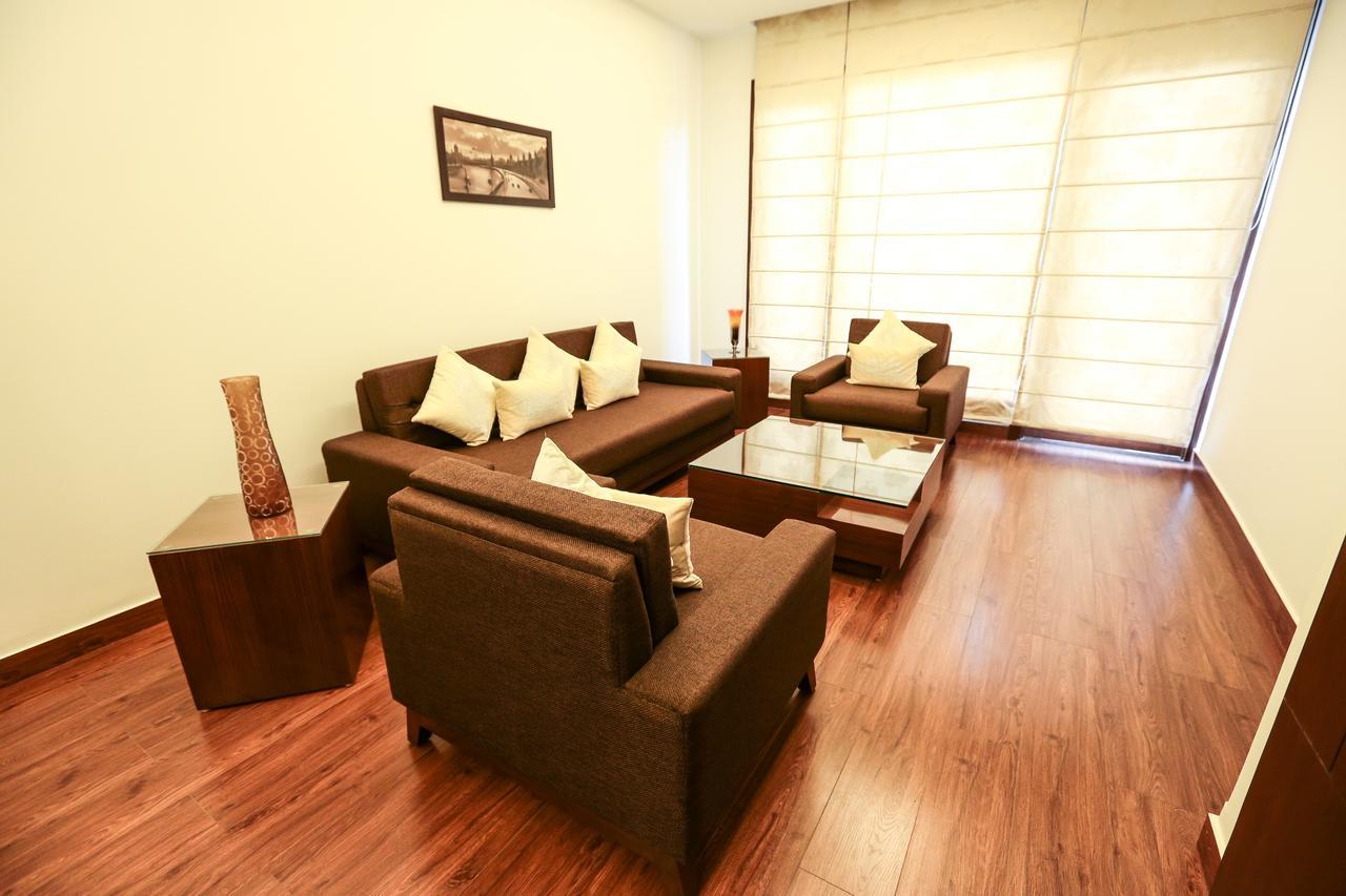 Css Abode Hotel Noida Buitenkant foto